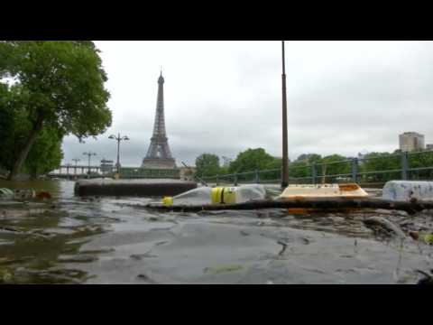 Louvre closes as Paris flood waters rise