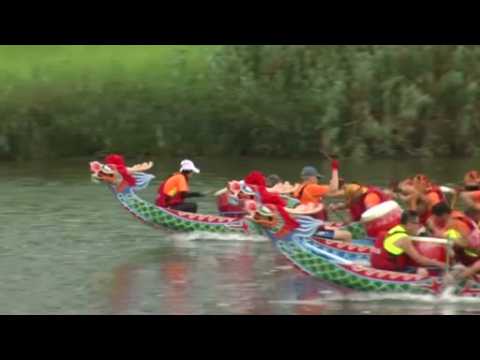 Hot competition in Taiwan dragon boat races