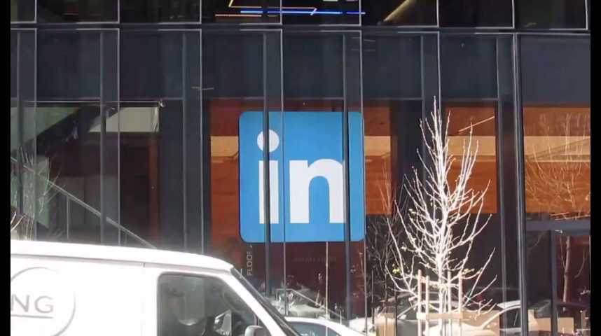 Illustration pour la vidéo Microsoft annonce le rachat de LinkedIn pour 26,2 milliards de dollars
