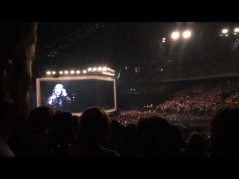 Adele breaks down in tears after dedicating concert to victims of Orlando shooting