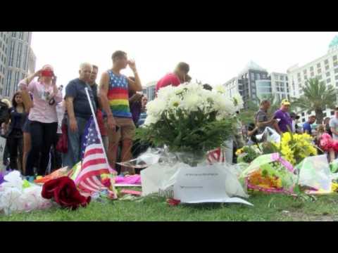 Orlando holds tearful vigil after massacre