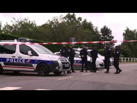 French policeman killed in fresh terror attack