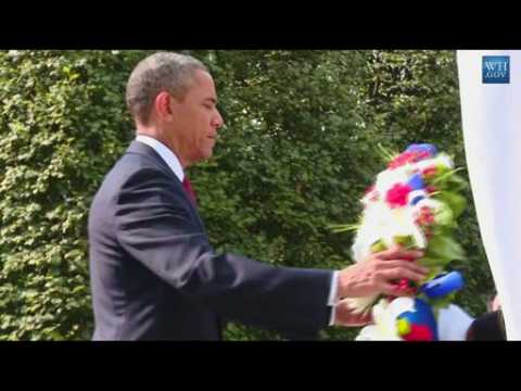 Obama honors fallen troops in weekly address