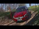 Mercedes-Benz GLA 220 4MATIC Jupiter red - Offroad Driving | AutoMotoTV