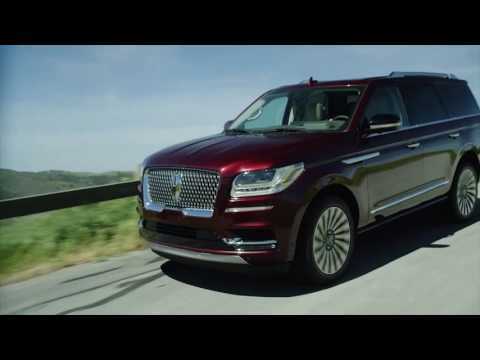 2018 Lincoln Navigator Driving Video in Red Trailer | AutoMotoTV