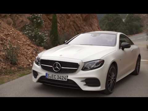Mercedes-Benz E 400 d 4MATIC Coupe Exterior Design in Cashmere White | AutoMotoTV