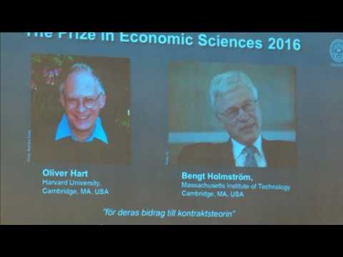 Two economists win Nobel for insights on setting pay & rewards