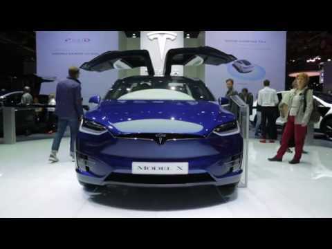 Tesla Model X P100D at Paris Motor Show 2016 | AutoMotoTV