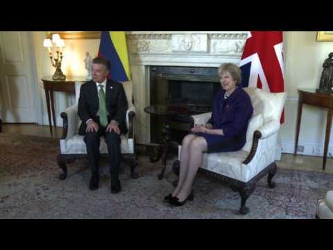 President Santos meets PM Theresa May at 10 Downing Street (2)