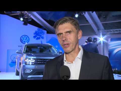 2018 Volkswagen Atlas - Interview with Dr. Matthias Erb, Volkswagen Chief Engineering | AutoMotoTV