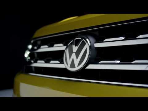 2018 Volkswagen Atlas Exterior Design in Studio Trailer | AutoMotoTV