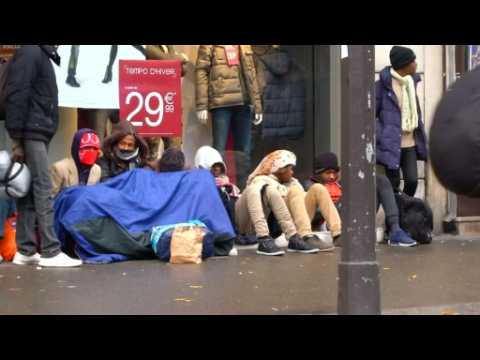 Police clear Paris migrant camp
