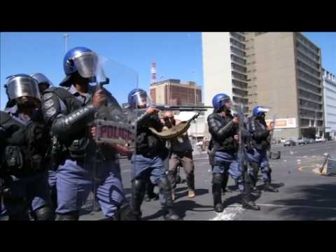 South African police clash with protesting students