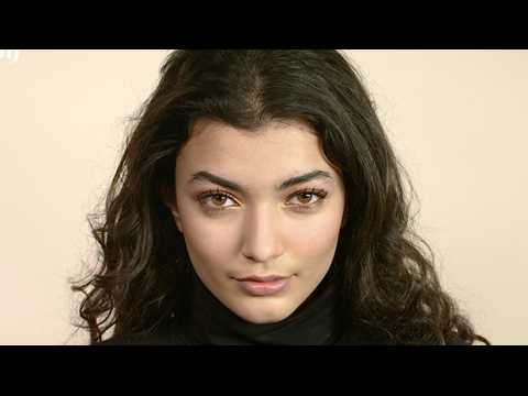 Best make-up for brown eyes