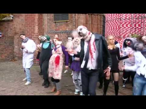 "Zombie" flashmob boogies in Berlin