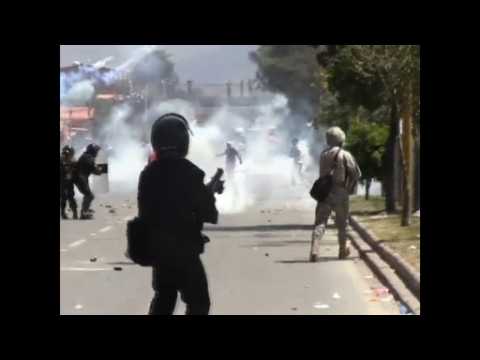 Bolivian dairy farmers clash with police over milk prices