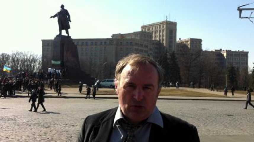 Illustration pour la vidéo Billet devant la statue de Lénine à Kharkiv