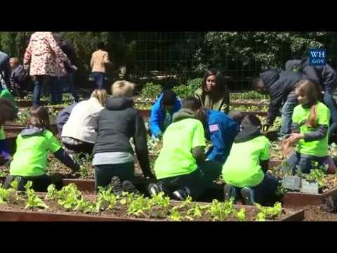First lady, students plant White House garden
