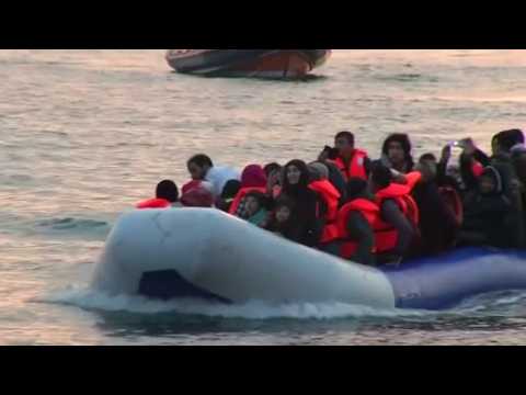 Migrants undeterred on first day of EU deal