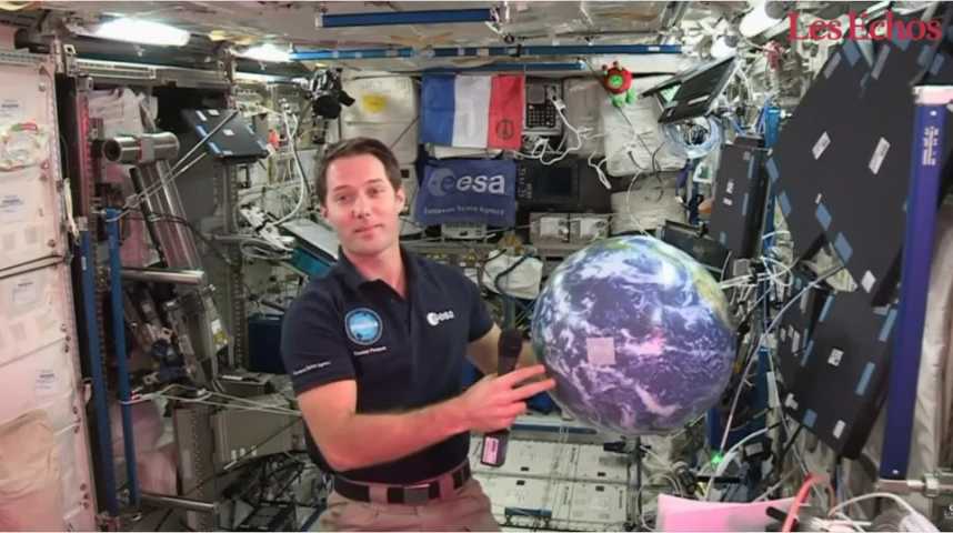 Illustration pour la vidéo Thomas Pesquet a échangé avec des lycéens en duplex de l’ISS 