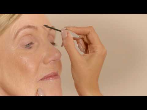 Tips for mature women for shaping and filling eyebrows