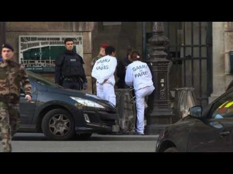 Machete attacker shot at Louvre in Paris