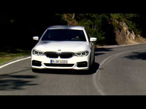 BMW 5 Series assistance systems | AutoMotoTV