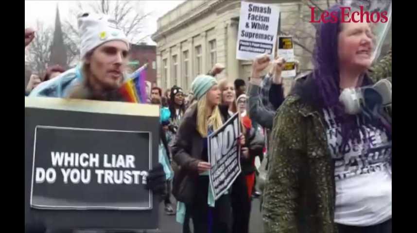 Illustration pour la vidéo A Washington, devant le Capitole et dans la rue, des manifestants protestent contre l'investiture de Donald Trump