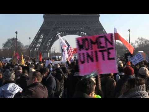 Hundreds take part in anti-Trump protest in Paris
