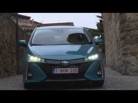 2017 Toyota Prius Plug-In Hybrid in Tian Driving in the City | AutoMotoTV