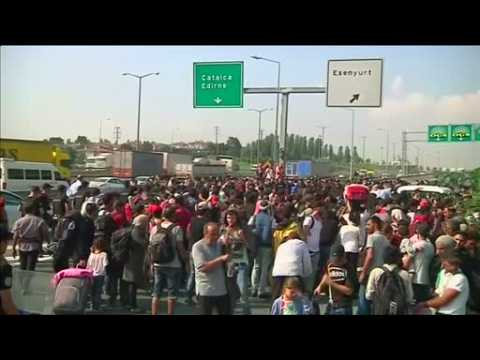 Turkish police block hundreds of Greece-bound migrants