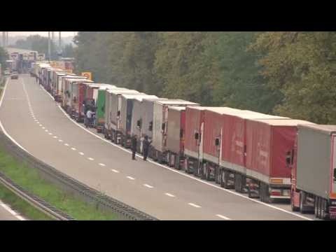 Trucks line up along Serbia-Croatia border