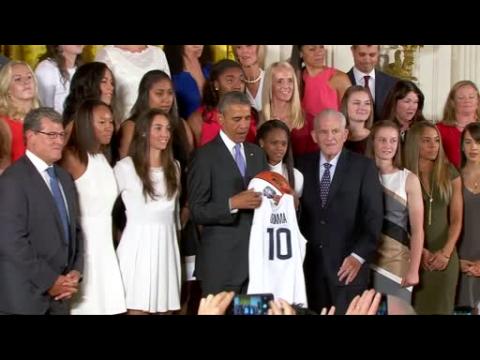 Obama welcomes UConn women's basketball team
