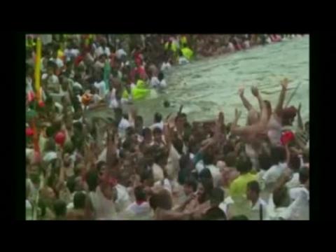 Hindu devotees take holy dip in western India
