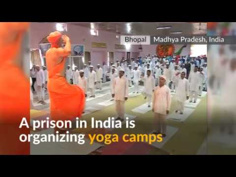 Indian prisoners practice yoga to relieve stress