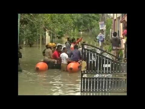 India struggles to cope with monsoon