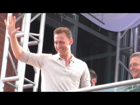 Tom Hiddleston Takes A Break From Taylor Swift For Comic-Con