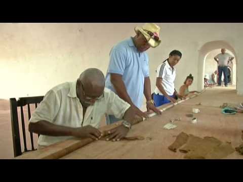 World's longest cigar rolled in Cuba