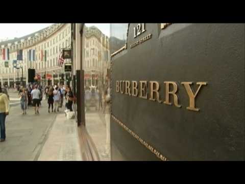 Burberry sees earnings boost from weak pound