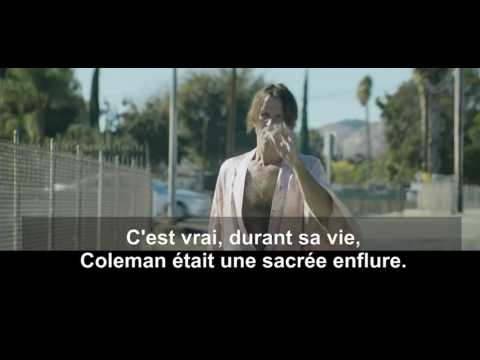 Ce sketch vous explique comment devenir un héros sans lever le petit doigt