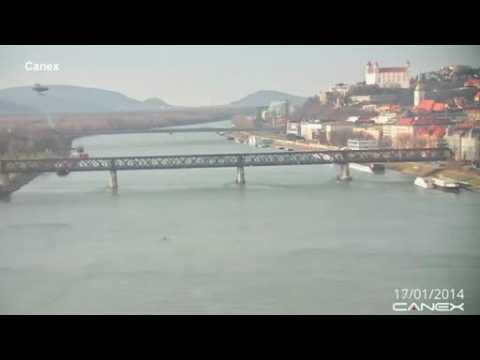 Timelapse shows historic Danube bridge's reconstruction in one minute