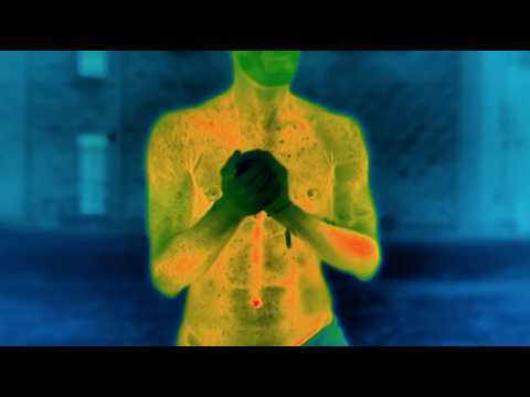 Ce journaliste va jusqu'au bout pour démontrer les dangers du froid