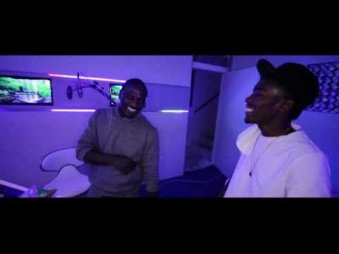 Watch Mayunga and Akon work in the studio !