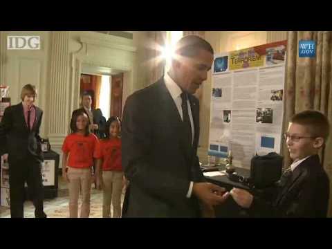 Video: President Obama shoots marshmallow at White House Science Fair