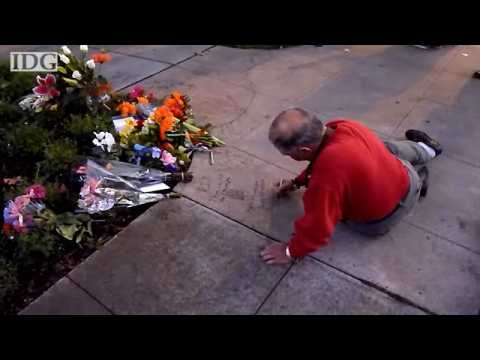 Video: Apple fans create memorial outside of Steve Jobs' home