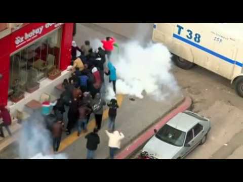 Riot police unleash tear gas to disperse Kurdish protesters