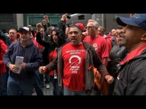 As Verizon strike continues, 500 picket in NYC