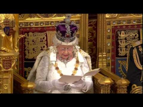 Queen unveils British government's reform agenda ahead of EU vote