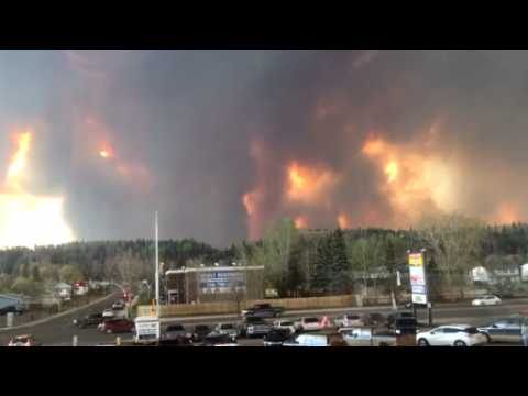 Time-lapse video shows raging Canada wildfire