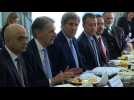 John Kerry meets Philip Hammond ahead of anti-corruption summit - Label : AFPTV - First images - Category : News